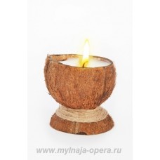 Ароматическая свеча ручной работы "Coconut" в скорлупе кокоса с ванилью